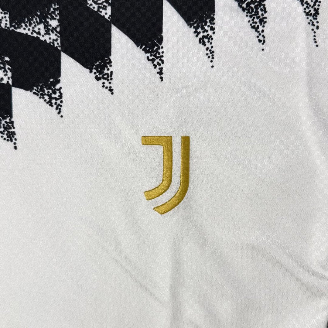 26/27 Juventus White with Black Geometric Pattern 1994 Vintage Remake Jersey